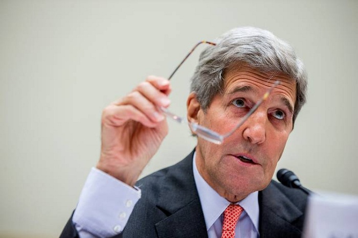 Sisi bodyguard asking John Kerry bizarre question goes viral - VIDEO